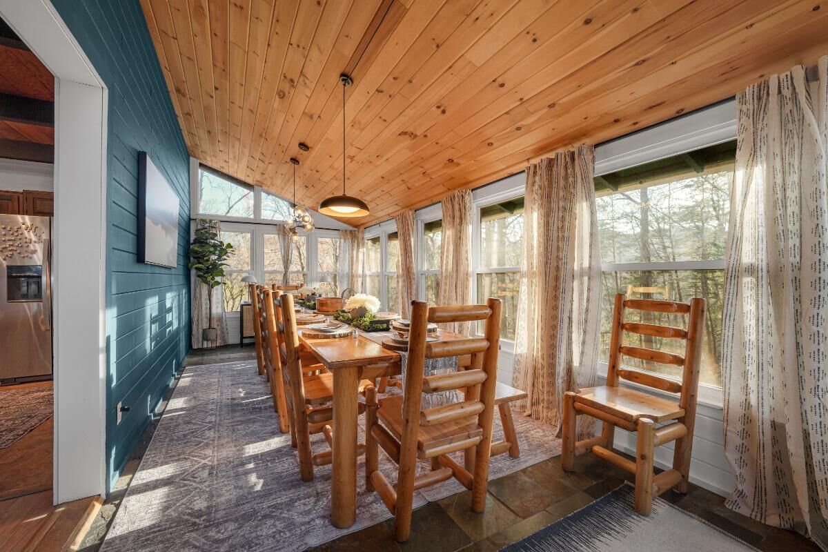 Hus - flera sängar (Smoky Fox Lodge) | Restauranger