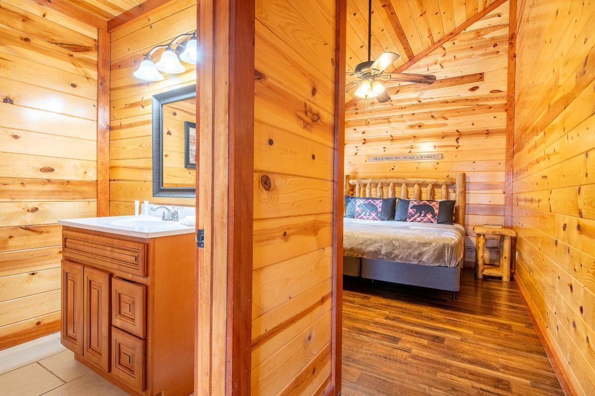 House, Multiple Beds (Splash Mountain Lodge)