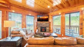 House, Multiple Beds (Splash Mountain Lodge) | Living area