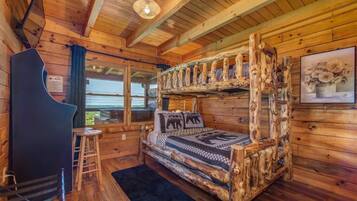 Hus - 1 queensize-säng med bäddsoffa (Lakeview Serenity) | 2 sovrum