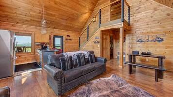 Hus - 1 queensize-säng med bäddsoffa (Lakeview Serenity) | Vardagsrum