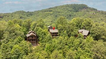 บ้านพัก, หลายเตียง (Simply Heaven in the Smokies) | บริเวณภายนอก