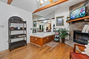 House, Multiple Beds (Mountain Dew) | Interior - Mountain Dew (Gatlinburg)