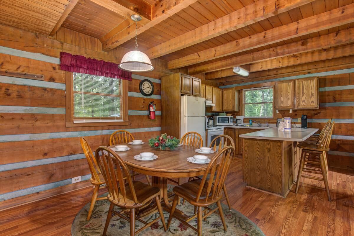 House, Multiple Beds (Paradise) | Dining