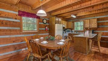House, Multiple Beds (Paradise) | Dining