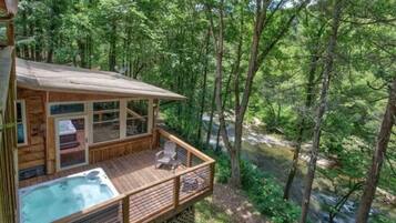 Casa, varias camas (Lil Bear's Den) | Terraza o patio