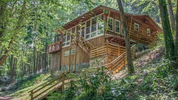 Casa, varias camas (Lil Bear's Den) | Exterior