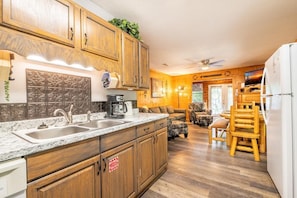 House, Multiple Beds (The Mountain Dacha) | Interior - The Mountain Dacha (Sevierville)