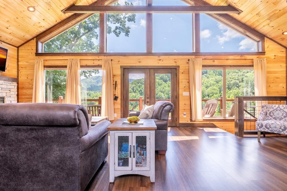 Casa, varias camas (Serenity Summit) | Área de sala de estar