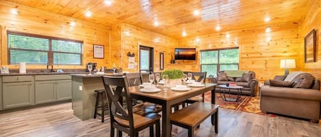 Casa, várias camas (Blue Beauty) | Opções para refeição