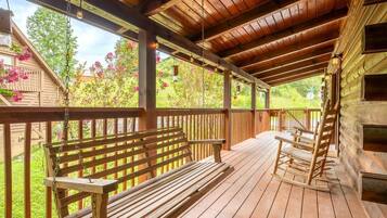 House, Multiple Beds (Moonshine Hollow) | Terrace/patio