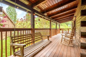 House, Multiple Beds (Moonshine Hollow) | Terrace/patio - Moonshine Hollow (Sevierville)
