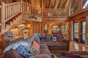 House, Multiple Beds (Raccoon Heaven) | Living area - Raccoon Heaven (Sevierville)