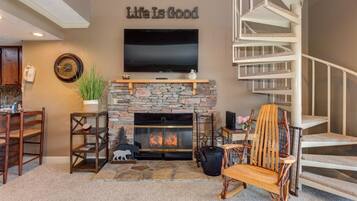 Apartment, Mehrere Betten (TeeTop Getaway) | Wohnbereich