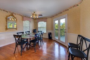 Ferienhaus, Mehrere Betten (Mountain View Paradise) | Speisen