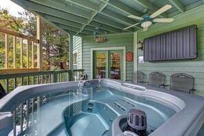 Bathtub spa outdoor