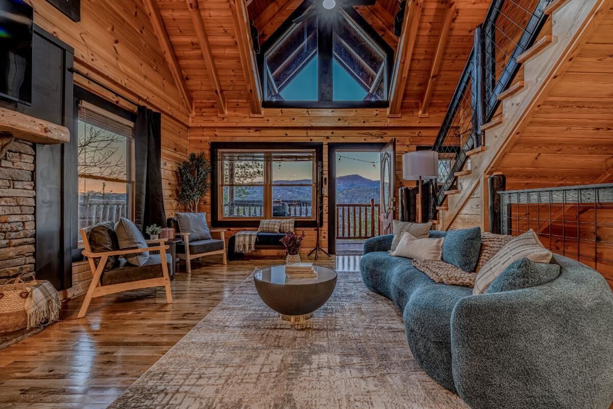 House, Multiple Beds (Smoky Mountain Haven) | Living area