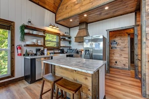 House, Multiple Beds (Black Bear-y Ridge) | Private kitchen - Black Bear-y Ridge (Sevierville)