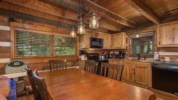 House, Multiple Beds (Whistling Woods Hideaway) | Private kitchen