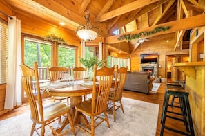 House, Multiple Beds (Smoky Breeze Retreat) | Dining - Smoky Breeze Retreat (Sevierville)