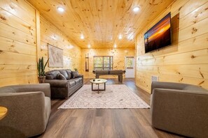 House, Multiple Beds (Z - Enchanted Pines) | Living area - Z - Enchanted Pines (Pigeon Forge)