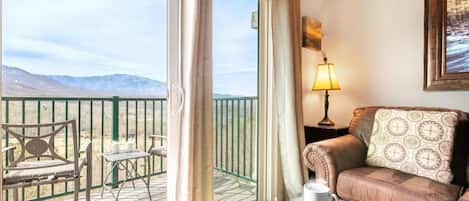 Condo, 1 King Bed with Sofa bed (Mountain View) | Living area