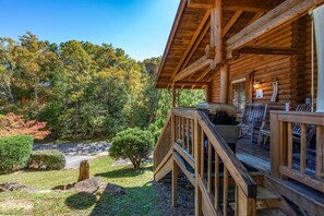 House, 1 Queen Bed with Sofa bed (Unforgettable Dreams) | Terrace/patio - Unforgettable Dreams (Sevierville)