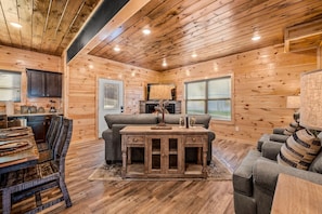 House, Multiple Beds (Rustic Modern Mountain Cabin) | Living area - Rustic Modern Mountain Cabin (Pigeon Forge)