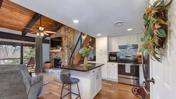 Appart'hôtel, plusieurs lits (Bear Summitt Retreat) | Intérieur