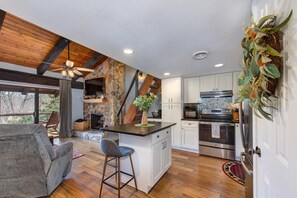 Interior - Bear Summitt Retreat (Sevierville)