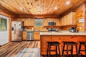 House, Multiple Beds (Mountain Getaway) | Private kitchen - Mountain Getaway (Pigeon Forge)
