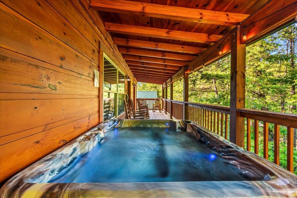 Maison, Plusieurs lits (Mountain Getaway) | Baignoire à remous extérieure