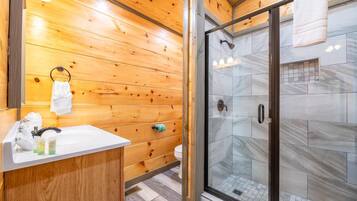 Casa, 1 cama King size y sofá cama (Eagles Nest Hideaway) | Baño
