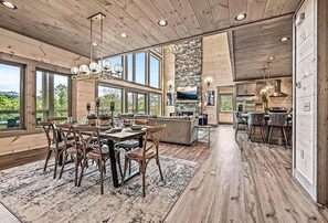 House, Multiple Beds (Revetta Retreat) | Interior - Revetta Retreat (Sevierville)