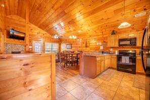 House, Multiple Beds (Blackberry Bijou) | Private kitchen - Blackberry Bijou (Pigeon Forge)