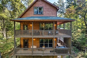Ferienhaus, Mehrere Betten (Bear Up There Cabin) | Außenbereich