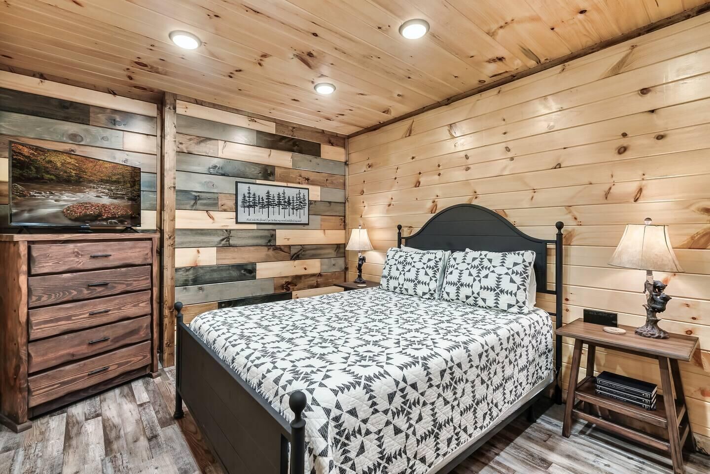House, Multiple Beds (Bear Up There Cabin)