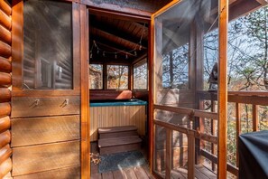 Ferienhaus, Mehrere Betten (Pigeon Forge Perch) | Außen-Whirlpool