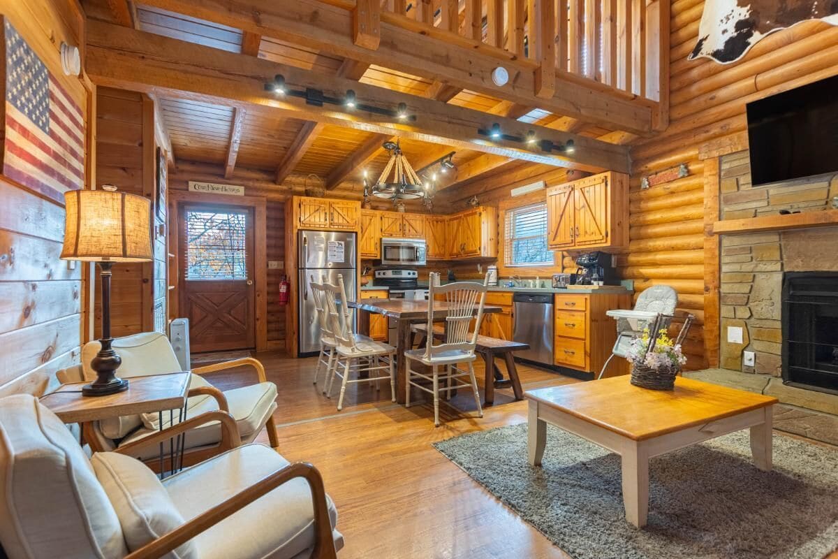 Nhà, nhiều giường (Pigeon Forge Perch) | Khu phòng khách