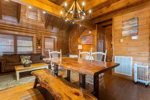 Ferienhaus, Mehrere Betten (Pigeon Forge Perch) | Speisen