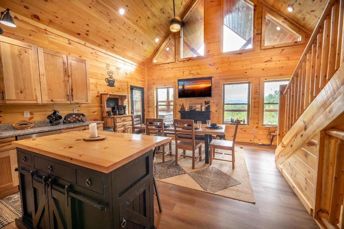 House, Multiple Beds (Z - Heavenly Views Hideaway) | Dining