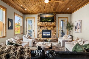 Ferienhaus, Mehrere Betten (Skyline Chalet) | Wohnbereich