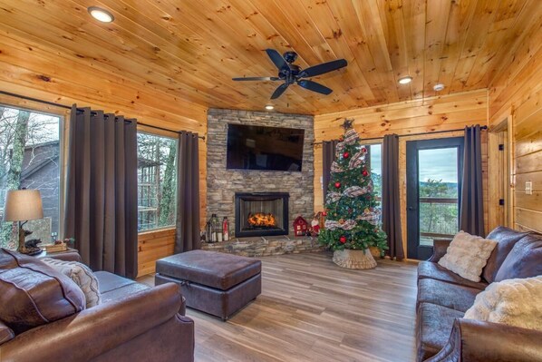 House, Multiple Beds (Pine Haven Cabin) | Living area - Pine Haven Cabin (Sevierville)