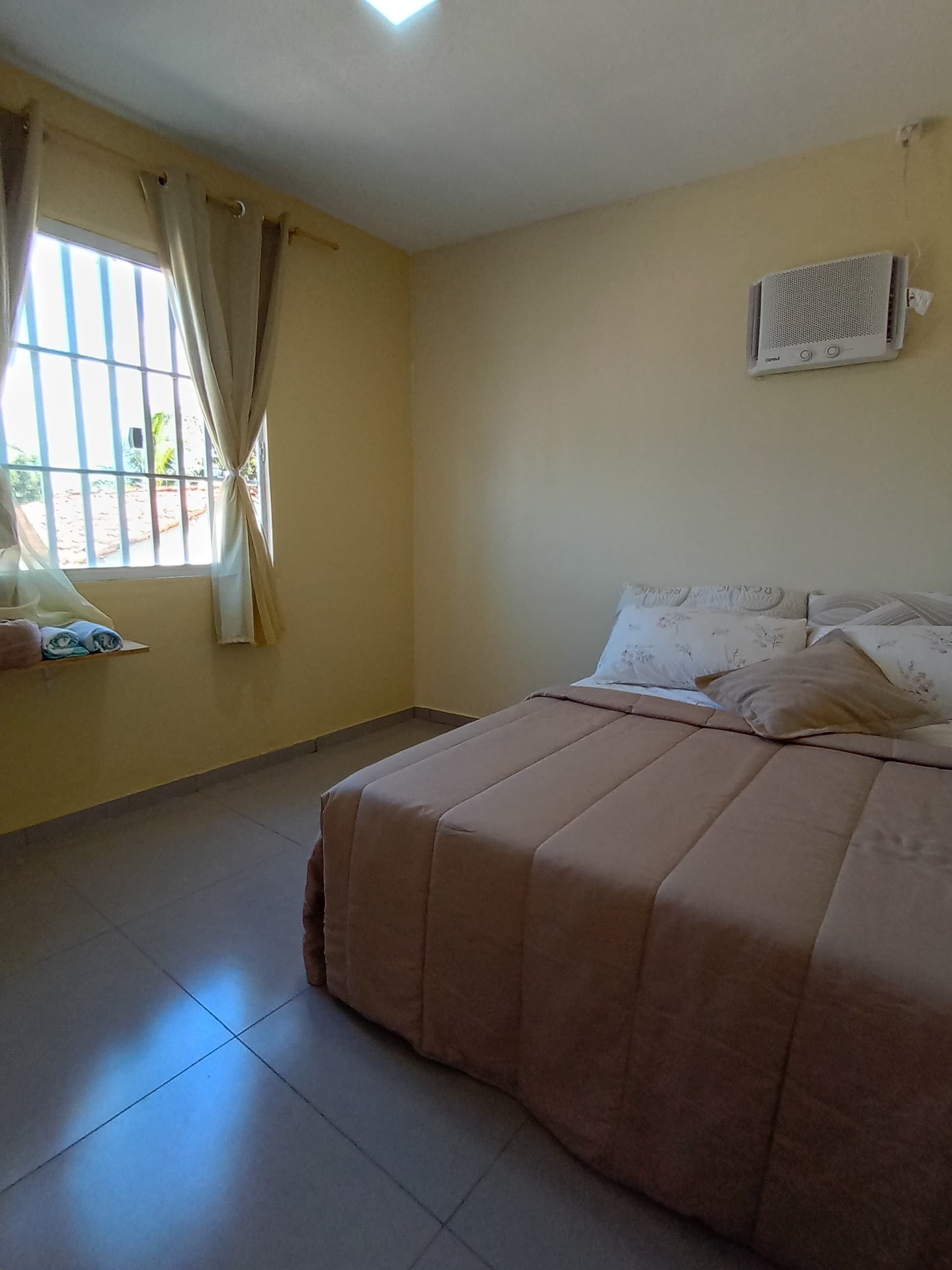 Ferros/tábuas de passar roupa, Wi-Fi, roupa de cama