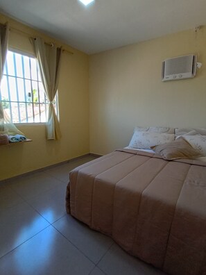 Ferros/tábuas de passar roupa, Wi-Fi, roupa de cama