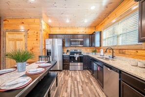 House, Multiple Beds (Magical Meadow) | Private kitchen - Magical Meadow (Sevierville)