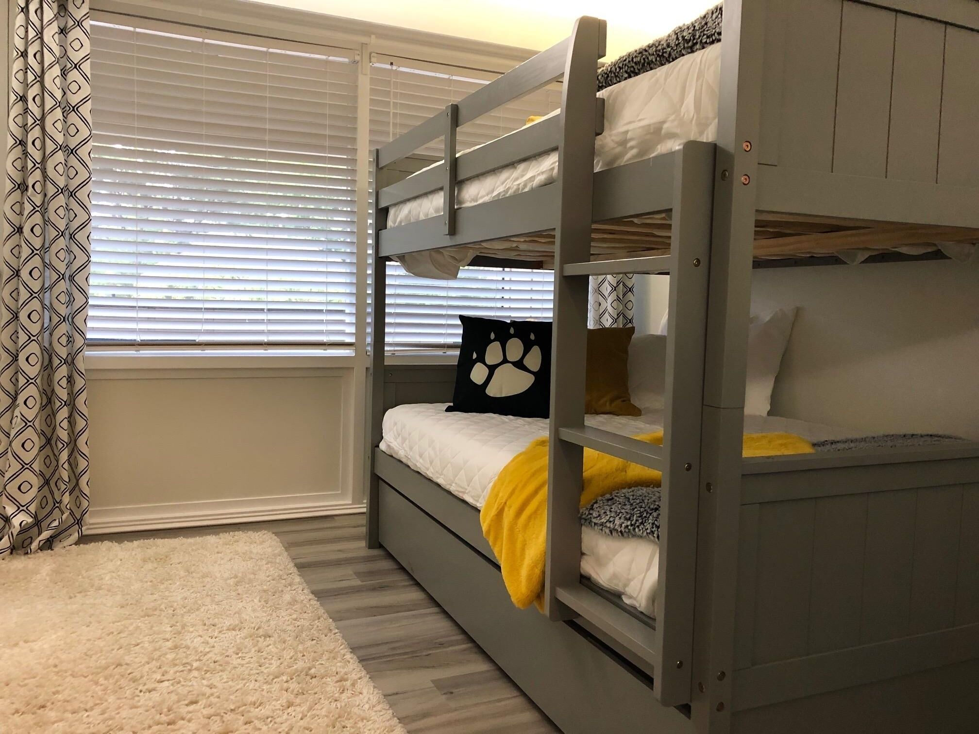 Condo, 1 King Bed with Sofa bed (Tuck Away Place) | 2 bedrooms