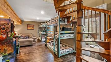 Casa, letti multipli (Smoky Mountain Game Den) | Interni