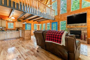 House, Multiple Beds (Wooden Beauty) | Interior - Wooden Beauty (Sevierville)