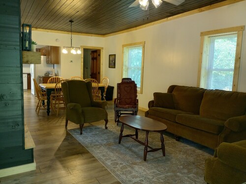Lumber Street Cottage